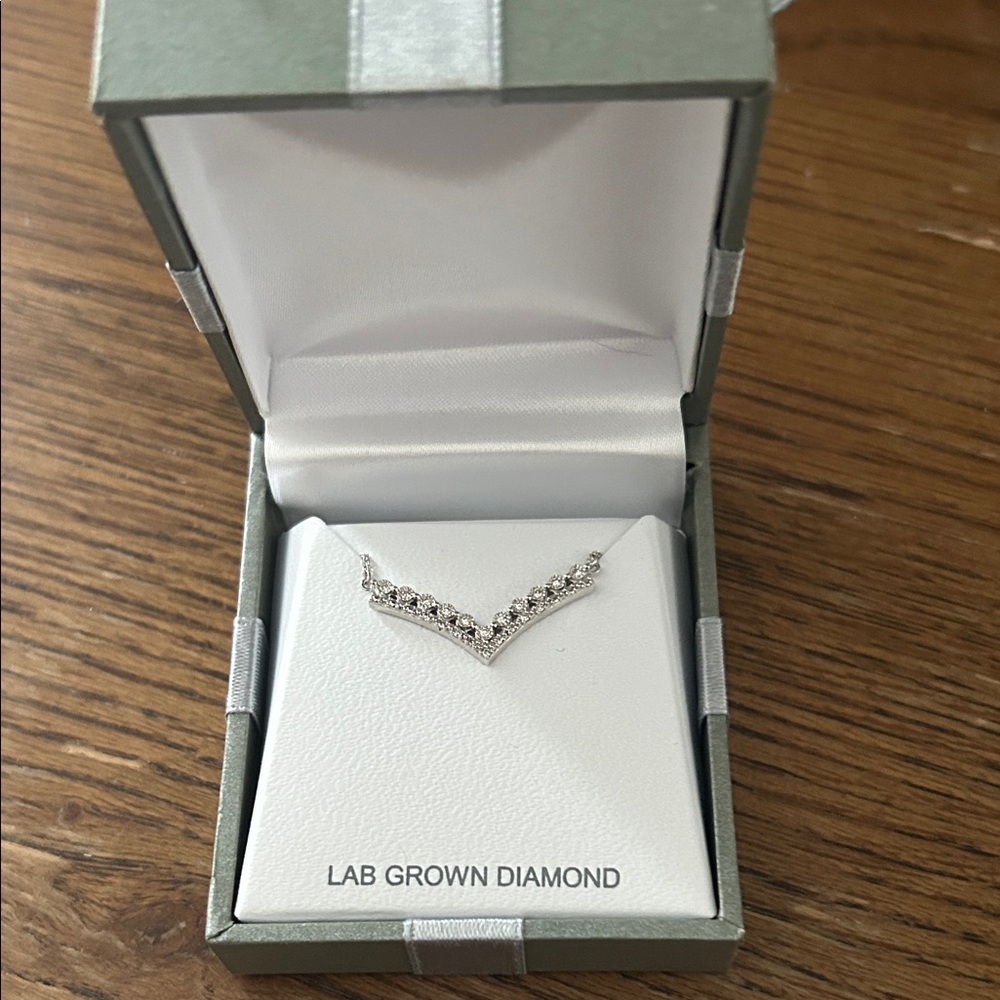 Elegant Silver Necklace with Lab Grown Diamonds